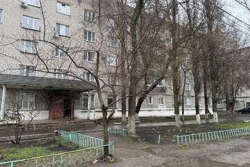 Комната, (всего 10 ком.), 13 м², 2/5 эт.